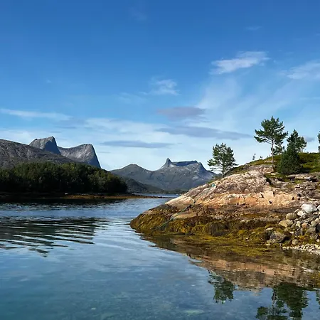 Efjord And Stetind - Kulhorn Tatil Evi Ballangen
