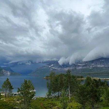 Efjord&stetind - Kulhorn Ferienhaus Ballangen
